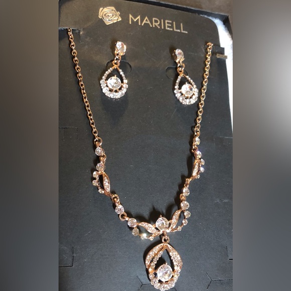 MARIELL Beautiful Bridal Crystal 14kt necklace/earring set. - Picture 5 of 5